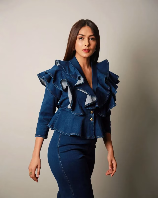 mrunal-thakur-9-9