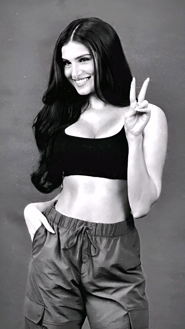 Tara Sutaria HD Photo 183