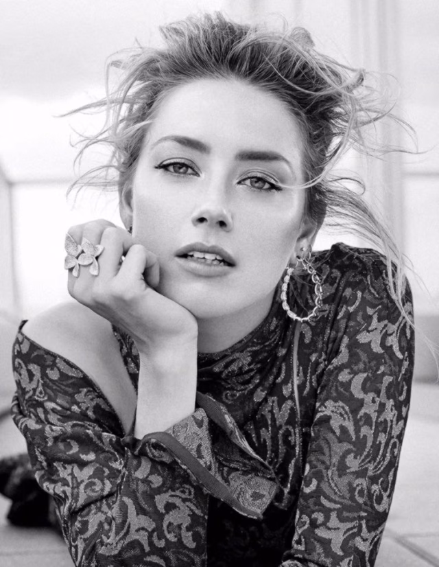 Amber Heard HD Photo 135