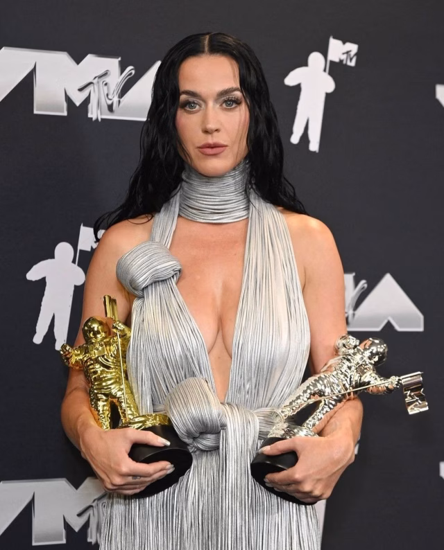 Katy Perry HD Photo 36