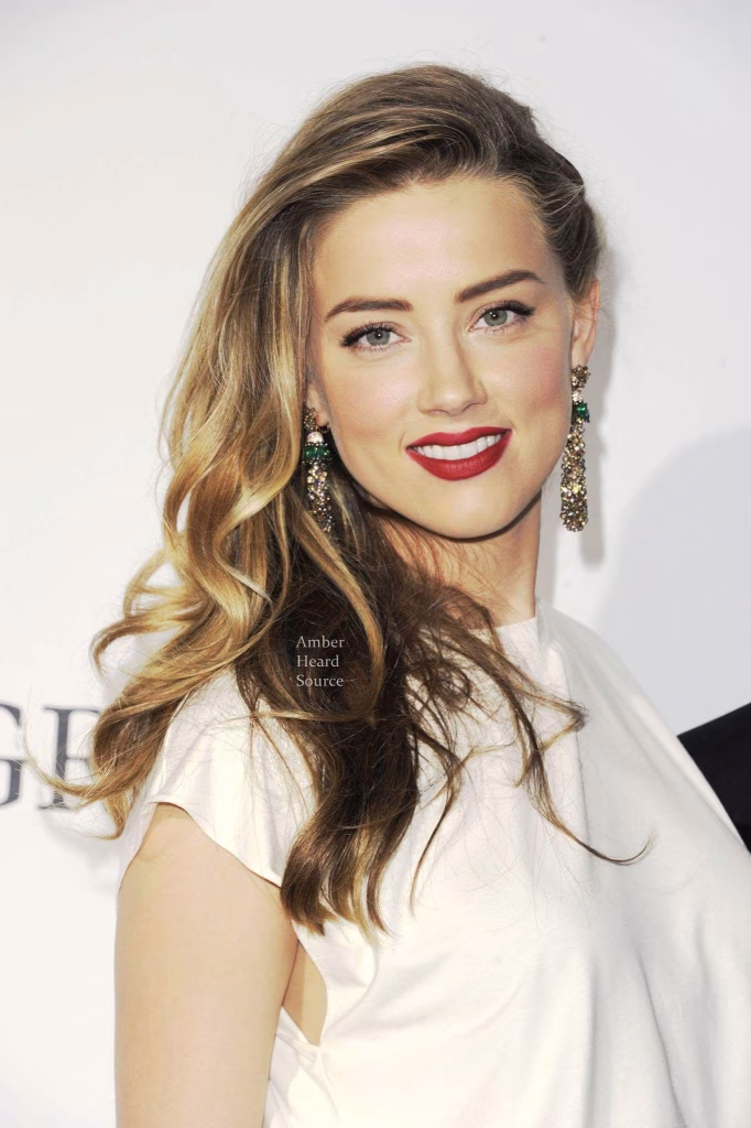 Amber Heard HD Photo 635