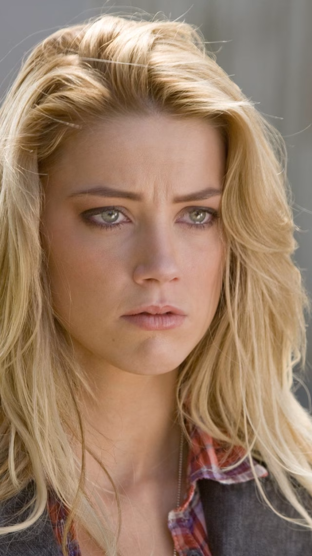 Amber Heard HD Photo 540