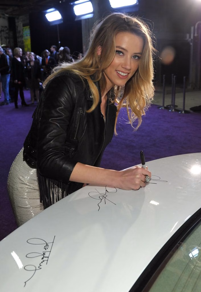 Amber Heard HD Photo 572