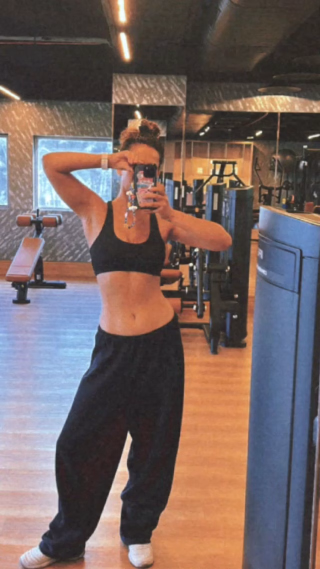 Aisha Sharma HD Photo 295